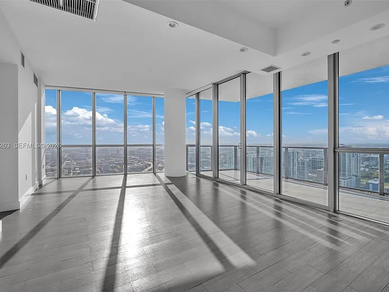 1100 Biscayne Blvd #4308 — Photo 9