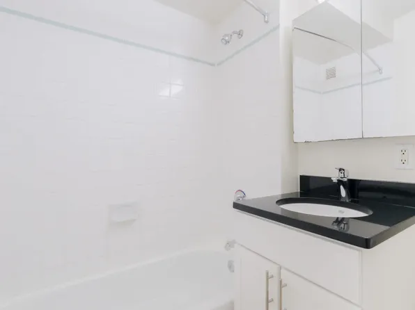 77 Park Avenue image 6 of 55