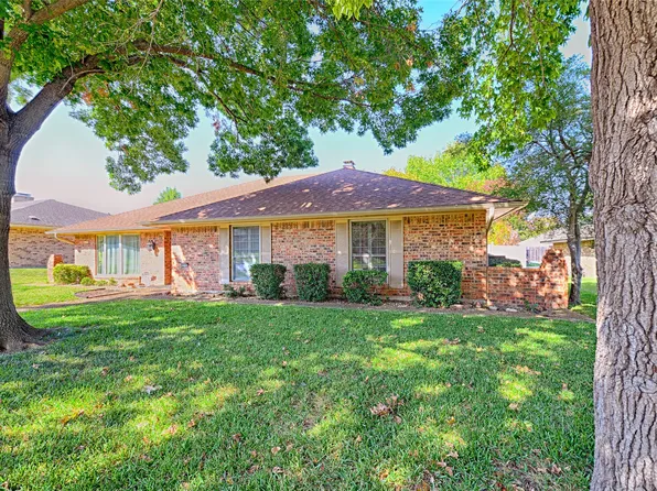 215 Meadowlark Ln, Duncanville, TX 75137
