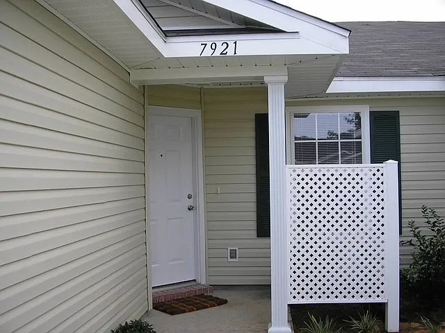 7921 Stonebrook Dr — Photo 1