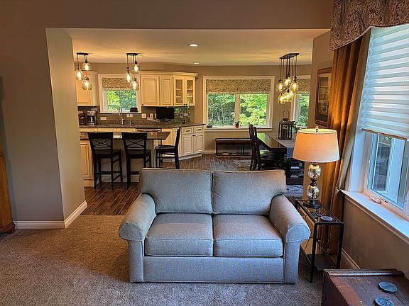 4th image of 762 Pheasant Ridge Dr