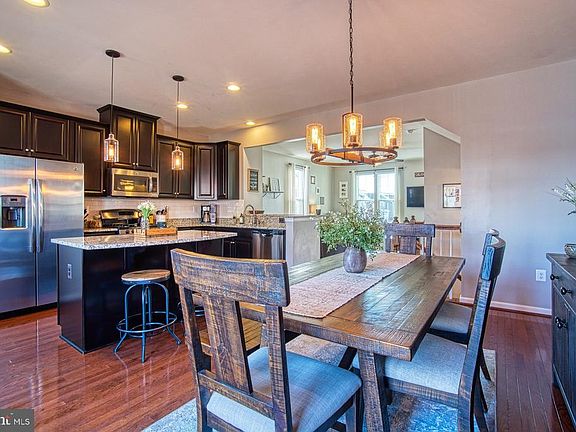 Very Open Floor Plan w Beautiful Hardwood Floors