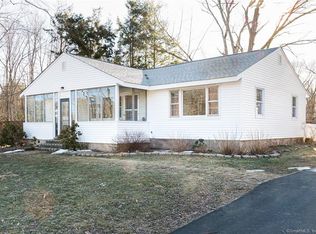 1428 Hoop Pole Rd, Guilford, CT 06437