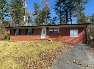 820 Mills Gap Rd, Fletcher, NC 28732