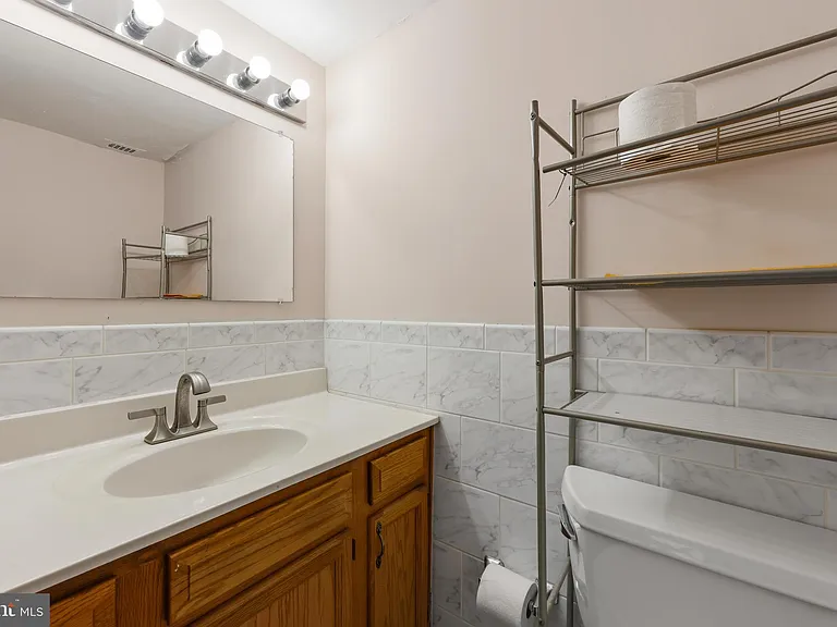 1 E University Pkwy #106 — Photo 14