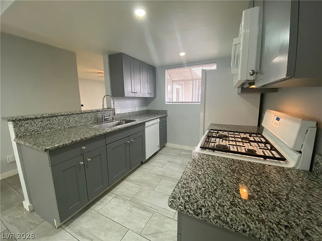 2 bed, 2.0 bath, 984 sqft, $1,195 — Photo 4