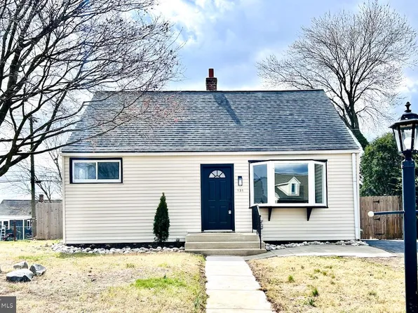 131 Love Ln, Norwood, PA 19074