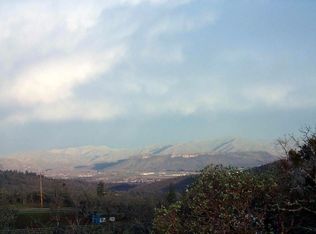 6533 Shadow Glen Rd, Eagle Point, OR 97524