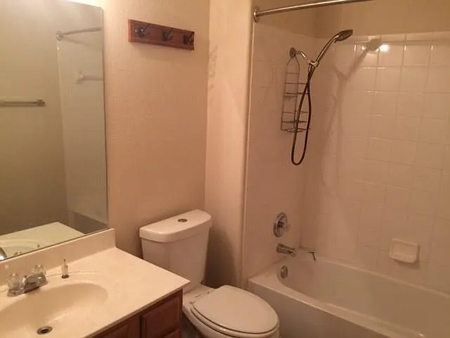 177 Devonshire Dr — Photo 12
