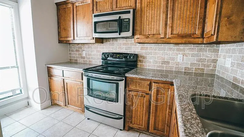 2 bed, 2.0 bath, 997 sqft, $2,100 — Photo 4