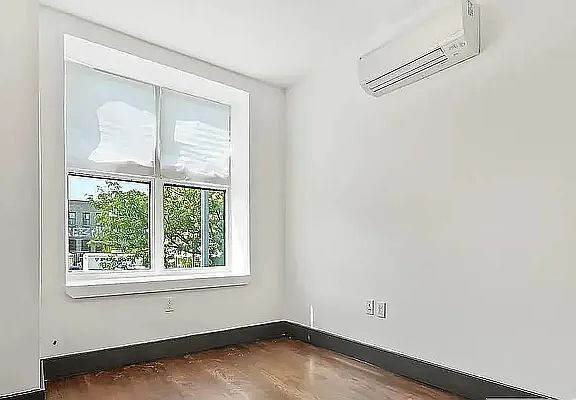 4th image of 1336 Dekalb Ave #414