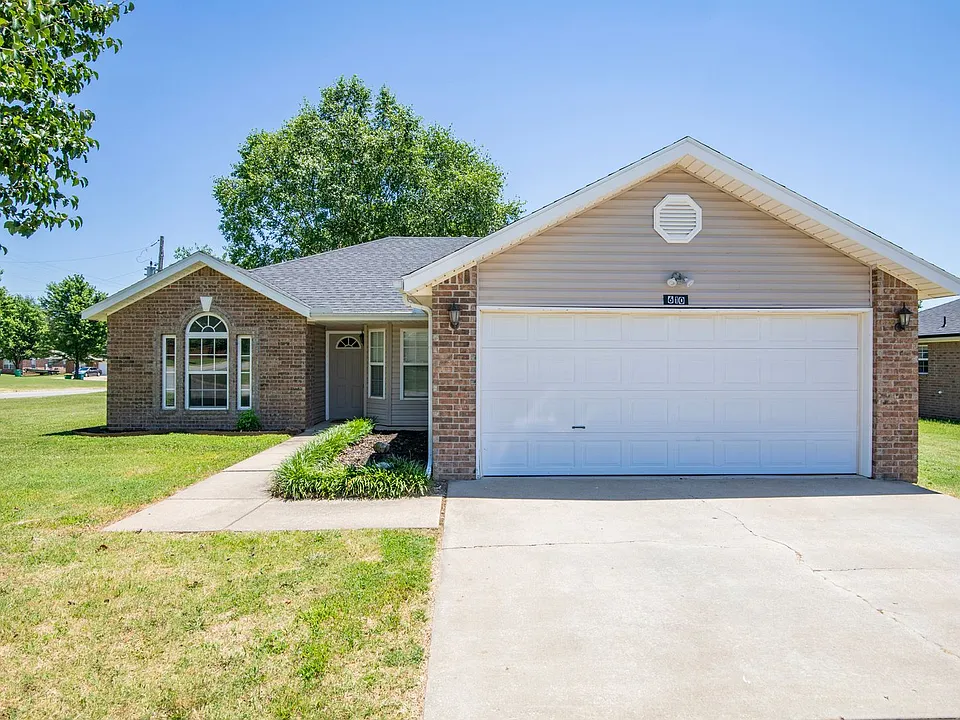 610 Maplewood Dr