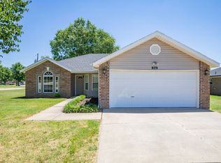 610 Maplewood Dr, Centerton, AR 72719