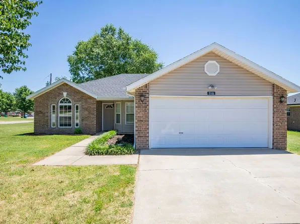 610 Maplewood Dr, Centerton, AR 72719
