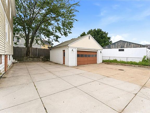 3rd image of 9 Octavia St