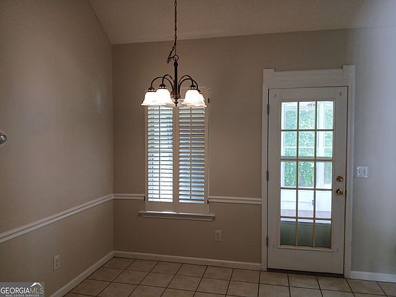 3rd image of 817 Ashton Pl