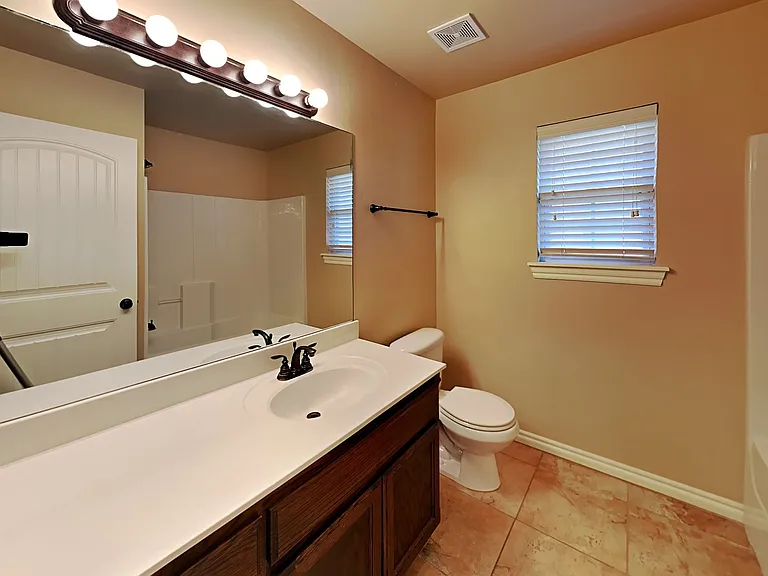 9315 Peachtree Ln — Photo 15