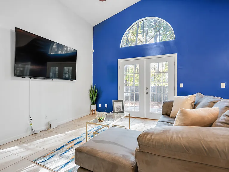 141 Bordeaux Ln — Photo 23