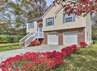 483 Oak Dr, Hapeville, GA 30354