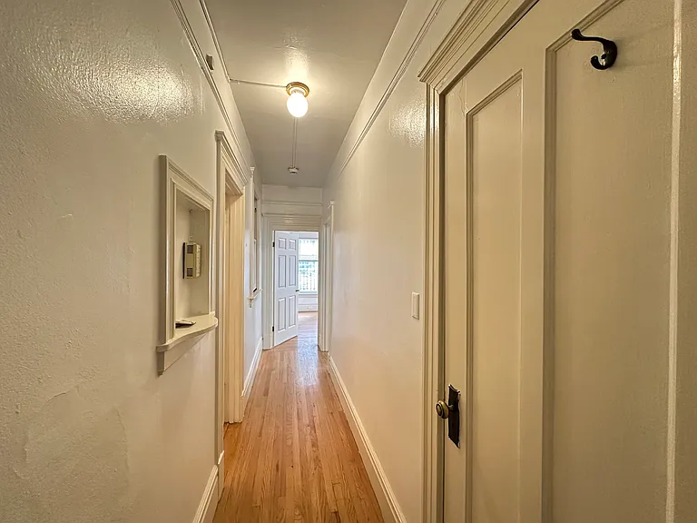 1101 Pine St #104 — Photo 4