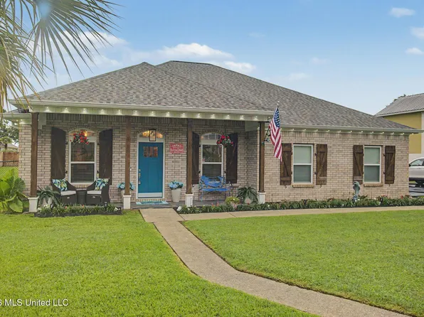 213 E 3rd St, Long Beach, MS 39560