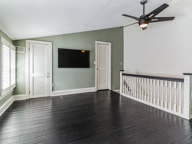 1715 Moravian St — Photo 20
