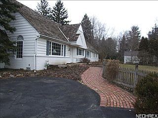 2nd image of 20 Mill Hollow Dr