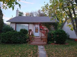 424 Ritchot St, Winnipeg, MB R2H2X1