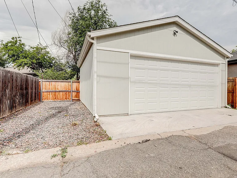 1420 S Clarkson St — Photo 7