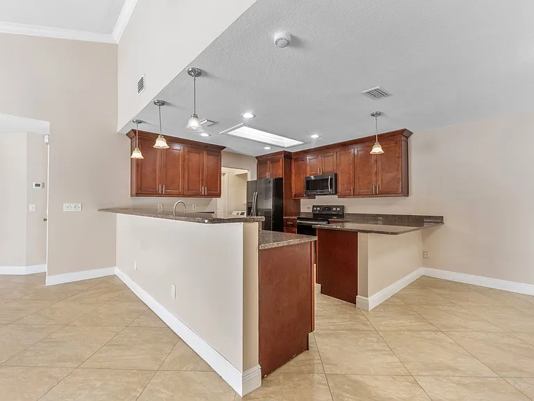 13721 Lazy Oak Dr — Photo 8