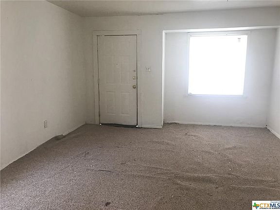 5th image of 2912 Taft St