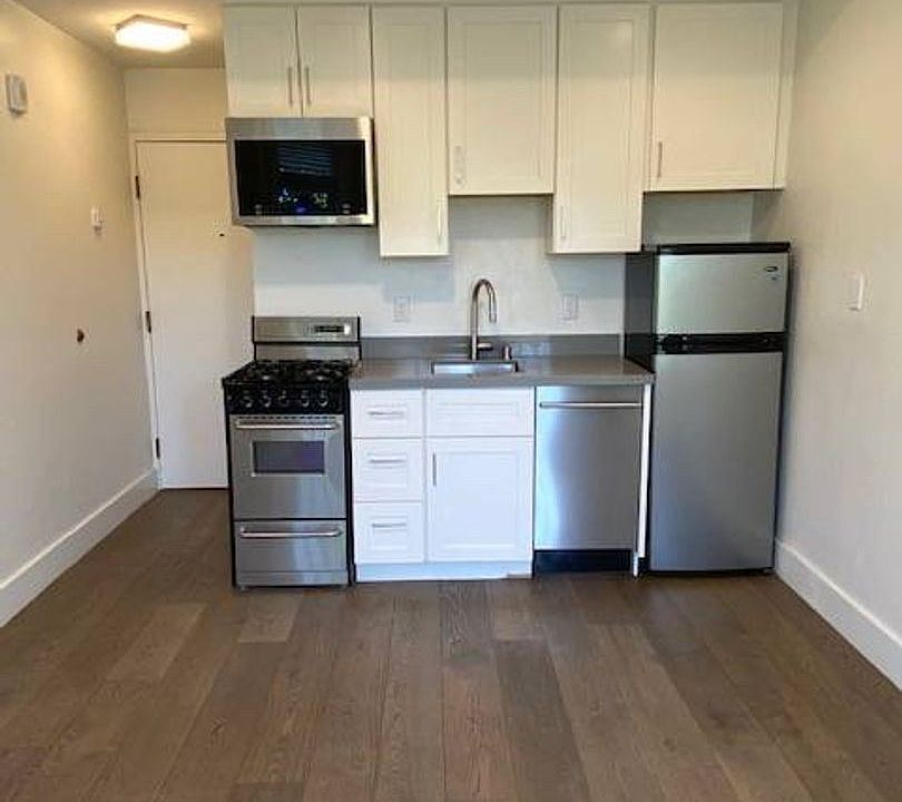 1st image of 1428 Steiner St #7