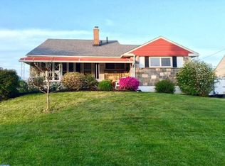 135 Gerald Dr, Aston, PA 19014