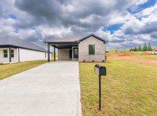 27 S Crown St, Florence, AL 35630
