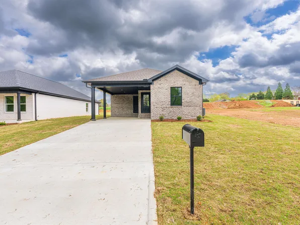 27 S Crown St, Florence, AL 35630