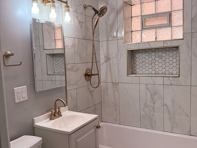 10724 S Avenue C #2 — Photo 3