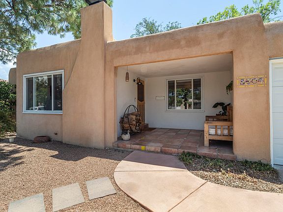 3rd image of 3504 Calle Del Ranchero NE