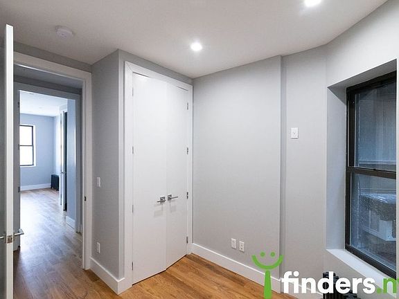 4th image of 510 Jackson Ave #23R