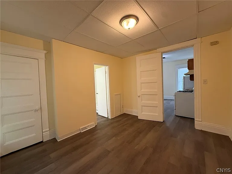 416 Danforth St #1F — Photo 9