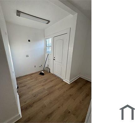 5th image of 907 W 68th St