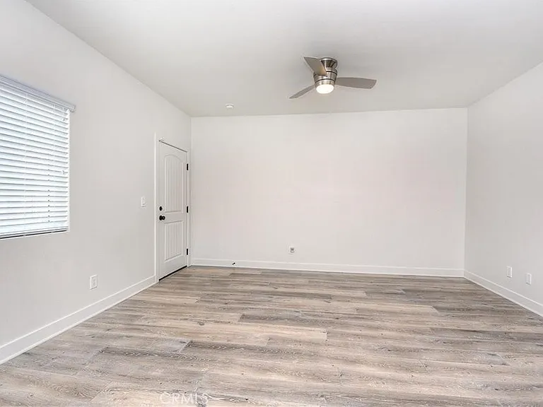 375 Termino Ave #C — Photo 7