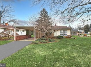 210 Gwen Dr, York, PA 17404
