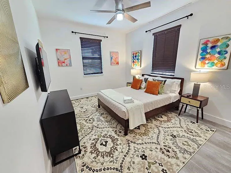 2075 Jewell Ave — Photo 10