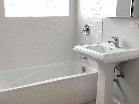 4th image of 4838 N Paulina St #1S