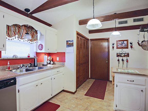 4th image of 1844 Greenway Ave