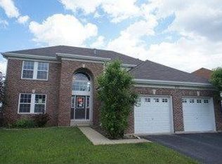 537 S Wynbrooke Rd, Romeoville, IL 60446