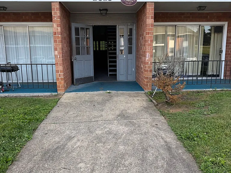 2825 N Ohenry Blvd #C — Photo 1