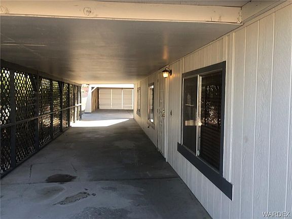 3rd image of 912 Glen Dr