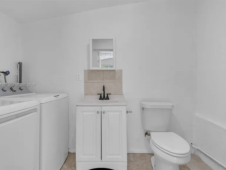 401 SW 25th Ave — Photo 21