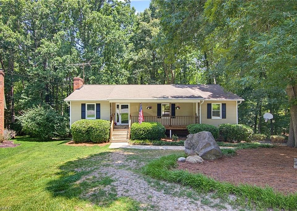 1st image of 370 Tamworth Dr
